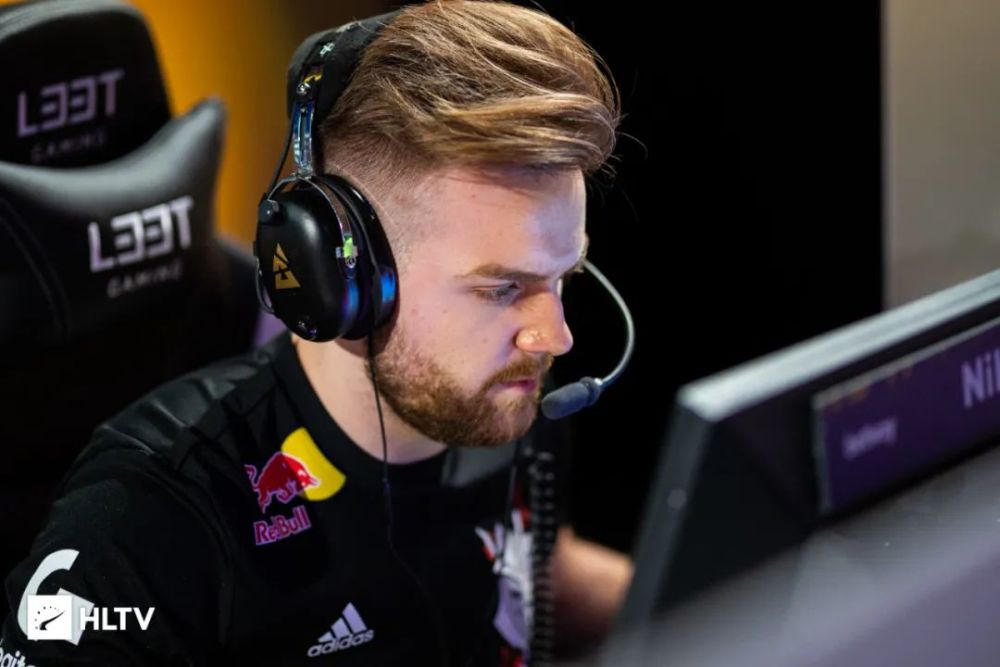 延展肩部与 延展肩部与